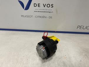 Gebruikte Extra waterpomp DS Automobiles DS 7 1.6 16V E-Tense 225 Prijs € 80,00 Margeregeling aangeboden door De Vos Onderdelen