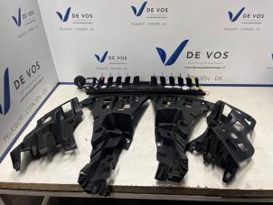 Gebruikte Bumperframe achter DS Automobiles DS 4 1.2 12V Hybrid 136 Prijs € 160,00 Margeregeling aangeboden door De Vos Onderdelen