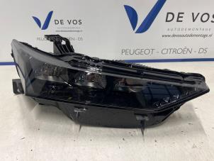 Gebruikte Rechter Koplamp DS Automobiles DS 4 1.2 12V Hybrid 136 Prijs € 400,00 Margeregeling aangeboden door De Vos Onderdelen