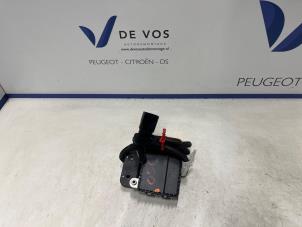 Gebruikte ACC Sensor (afstand) DS Automobiles DS 7 1.6 16V E-Tense 225 Prijs € 300,00 Margeregeling aangeboden door De Vos Onderdelen