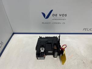 Gebruikte Zekeringkast DS Automobiles DS 7 1.6 16V E-Tense 225 Prijs € 375,00 Margeregeling aangeboden door De Vos Onderdelen