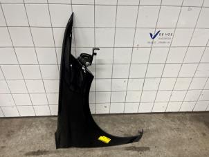 Gebruikte Scherm rechts-voor DS Automobiles DS 4 1.2 12V Hybrid 136 Prijs € 225,00 Margeregeling aangeboden door De Vos Onderdelen