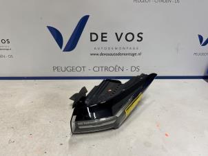 Gebruikte Achterlicht rechts Peugeot 408 1.2 PureTech 130 Prijs € 160,00 Margeregeling aangeboden door De Vos Onderdelen