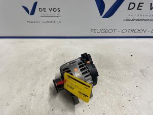 Gebruikte Dynamo Peugeot 408 1.2 PureTech 130 Prijs € 150,00 Margeregeling aangeboden door De Vos Onderdelen