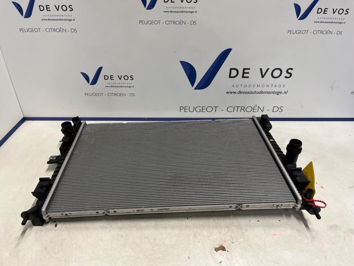 Gebruikte Radiateur Peugeot 408 1.2 12V PureTech 130 Prijs € 100,00 Margeregeling aangeboden door De Vos Onderdelen