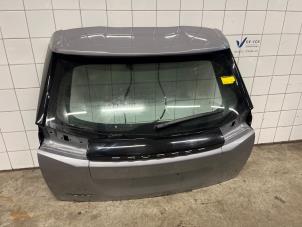 Gebruikte Achterklep Peugeot 2008 (UD/UK/UR/US/UX) 1.2 Hybrid 136 Prijs € 650,00 Margeregeling aangeboden door De Vos Onderdelen