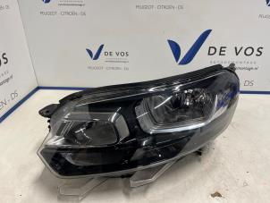 Gebruikte Linker Koplamp Citroen Jumpy 2.0 Blue HDI 150 Prijs € 275,00 Margeregeling aangeboden door De Vos Onderdelen