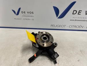 Gebruikte Fusee rechts-voor Citroen Jumpy 2.0 Blue HDI 150 Prijs € 135,00 Margeregeling aangeboden door De Vos Onderdelen