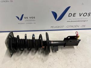 Gebruikte Schokdemperpoot links-voor Citroen Jumpy 2.0 Blue HDI 150 Prijs € 80,00 Margeregeling aangeboden door De Vos Onderdelen