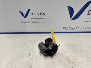 Gebruikte Gasklephuis Peugeot 207/207+ (WA/WC/WM) 1.4 16V Prijs € 90,00 Margeregeling aangeboden door De Vos Onderdelen