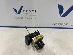 Gebruikte ABS Pomp Peugeot 207/207+ (WA/WC/WM) 1.4 16V Prijs € 250,00 Margeregeling aangeboden door De Vos Onderdelen