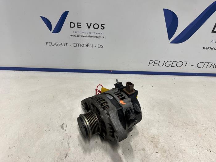 Gebruikte Dynamo Peugeot 108 1.0 12V Prijs € 70,00 Margeregeling aangeboden door De Vos Onderdelen