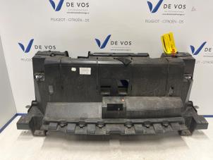 Gebruikte Frontpaneel Peugeot Partner (EA//EF/EN/EU) 1.5 BlueHDi 75 Prijs € 80,00 Margeregeling aangeboden door De Vos Onderdelen