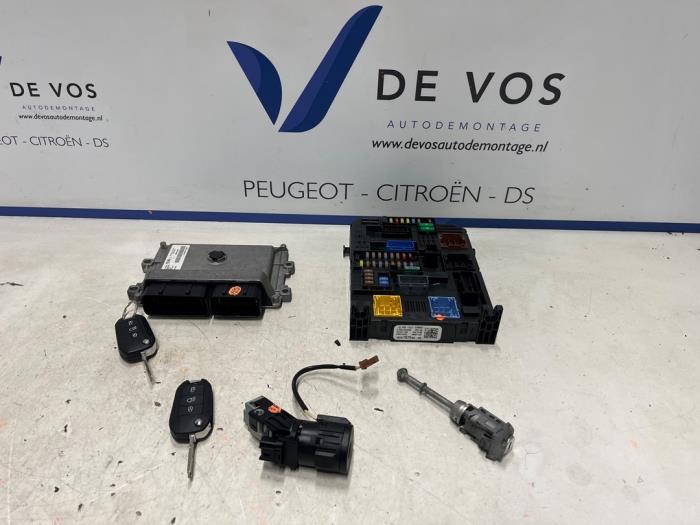 Computer Motormanagement Peugeot 208 II (UB/UH/UP), 2019 1.2 Vti 12V PureTech 75, Hatchback, 4Dr, Benzine, 1.199cc, 55kW (75pk), FWD, EB2FAD; HMH, 2019-06, UPHMH (Gebruikt)