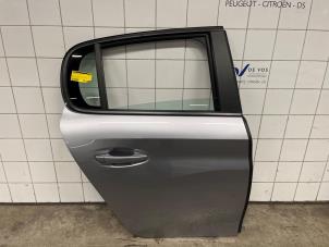 Gebruikte Portier 4Deurs rechts-achter Peugeot 208 II (UB/UH/UP) 1.2 Vti 12V PureTech 75 Prijs € 500,00 Margeregeling aangeboden door De Vos Onderdelen