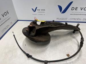 Gebruikte Fusee links-achter Citroen C4 Aircross (BU) 1.6i 16V 115 Prijs € 200,00 Margeregeling aangeboden door De Vos Onderdelen