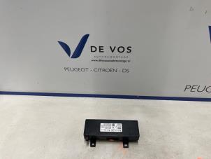 Gebruikte Telefoon interface Peugeot 308 CC (4B) 1.6 16V THP 155 Prijs € 160,00 Margeregeling aangeboden door De Vos Onderdelen