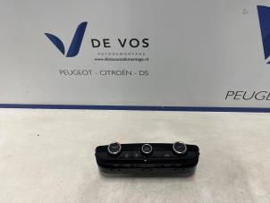 Gebruikte Kachel Bedieningspaneel Opel Corsa F (UB/UH/UP) 1.2 Turbo 12V 130 Prijs € 100,00 Margeregeling aangeboden door De Vos Onderdelen