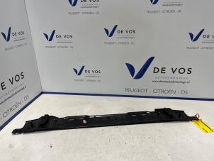 Gebruikte Radiateurbalk Peugeot 308 (F3/FB/FH/FM/FP) 1.2 PureTech Hybrid 136 Prijs € 25,00 Margeregeling aangeboden door De Vos Onderdelen