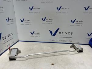 Gebruikte Bumperbalk voor DS Automobiles DS 7 Crossback 1.6 16V PureTech 225 Prijs € 135,00 Margeregeling aangeboden door De Vos Onderdelen