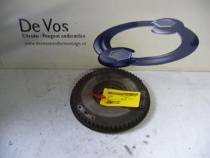 Gebruikte Vliegwiel Peugeot 106 II 1.1 XN,XR,XT,Accent Prijs € 55,00 Margeregeling aangeboden door De Vos Onderdelen
