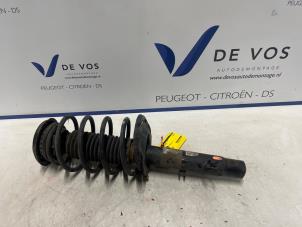 Gebruikte Mac Phersonpoot rechts-voor Citroen C3 (SX/SW) 1.2 Vti 12V PureTech Prijs € 70,00 Margeregeling aangeboden door De Vos Onderdelen