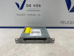 Gebruikte CD Speler Citroen DS 5 1.6 e-THP 165 16V Prijs € 100,00 Margeregeling aangeboden door De Vos Onderdelen