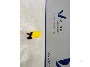 Gebruikte Injector (benzine injectie) Peugeot 407 (6C/J) 2.2 16V Prijs € 70,00 Margeregeling aangeboden door De Vos Onderdelen