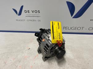 Gebruikte Dynamo Opel Corsa F (UB/UH/UP) 1.2 12V 75 Prijs € 150,00 Margeregeling aangeboden door De Vos Onderdelen