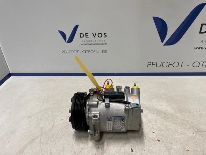 Gebruikte Aircopomp Opel Corsa F (UB/UH/UP) 1.2 12V 75 Prijs € 160,00 Margeregeling aangeboden door De Vos Onderdelen