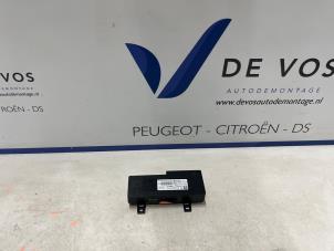 Gebruikte Telefoon interface Opel Crossland (X) 1.2 Turbo 12V Euro 6d-temp Prijs € 160,00 Margeregeling aangeboden door De Vos Onderdelen
