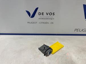 Gebruikte Camera voorzijde Citroen C4 Spacetourer (3D/3E) 1.2 12V PureTech 130 Prijs € 200,00 Margeregeling aangeboden door De Vos Onderdelen