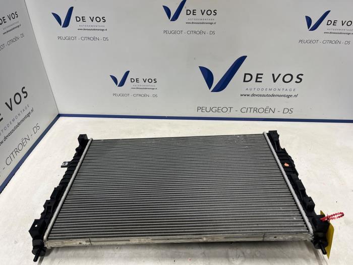 Gebruikte Radiateur Peugeot Expert (V1/VA/VB/VE/VF/VT/VY) 2.0 Blue HDi 150 16V Prijs € 100,00 Margeregeling aangeboden door De Vos Onderdelen