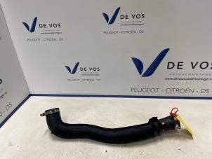 Gebruikte Intercooler Slang Peugeot Expert (V1/VA/VB/VE/VF/VT/VY) 2.0 Blue HDi 150 16V Prijs € 60,00 Margeregeling aangeboden door De Vos Onderdelen