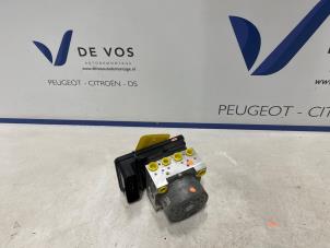 Gebruikte ABS Pomp Peugeot 208 II (UB/UH/UP) 1.2 Vti 12V PureTech 100 Prijs € 250,00 Margeregeling aangeboden door De Vos Onderdelen