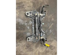 Gebruikte Subframe Peugeot 208 II (UB/UH/UP) 1.2 Vti 12V PureTech 100 Prijs € 200,00 Margeregeling aangeboden door De Vos Onderdelen