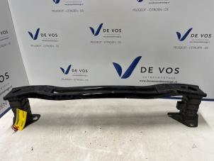 Gebruikte Bumperframe achter DS Automobiles DS 3/Crossback (UC/UJ/UR) 1.2 12V PureTech 130 Prijs € 135,00 Margeregeling aangeboden door De Vos Onderdelen