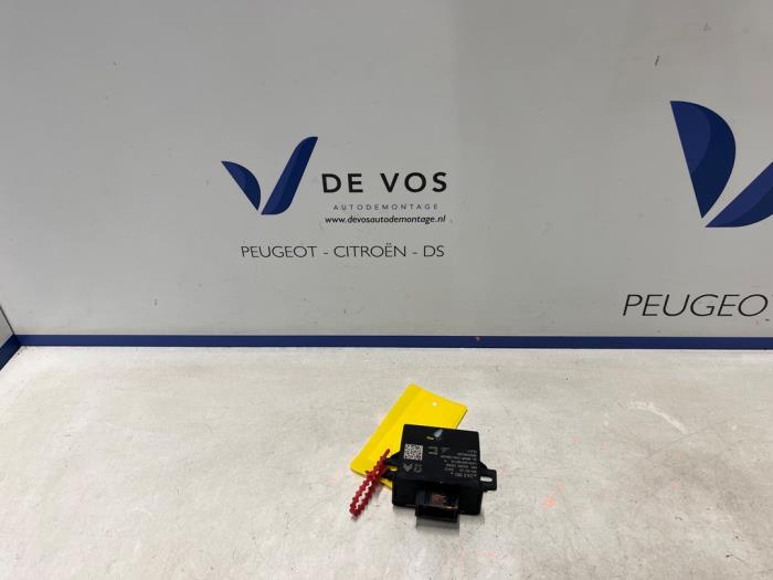 Gebruikte Computer Diversen DS Automobiles DS 3/Crossback (UC/UJ/UR) 1.2 12V PureTech 130 Prijs € 115,00 Margeregeling aangeboden door De Vos Onderdelen
