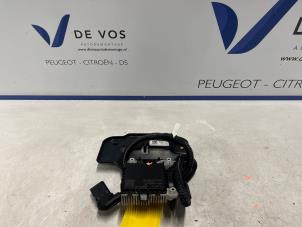 Gebruikte ACC Sensor (afstand) Peugeot 5008 II (M4/MC/MJ/MR) 1.2 12V e-THP PureTech 130 Prijs € 275,00 Margeregeling aangeboden door De Vos Onderdelen