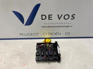 Gebruikte Zekeringkast Peugeot 206+ (2L/M) 1.4 XS Prijs € 70,00 Margeregeling aangeboden door De Vos Onderdelen
