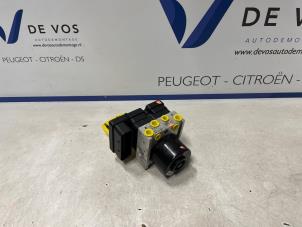 Gebruikte ABS Pomp Peugeot 206+ (2L/M) 1.4 XS Prijs € 160,00 Margeregeling aangeboden door De Vos Onderdelen