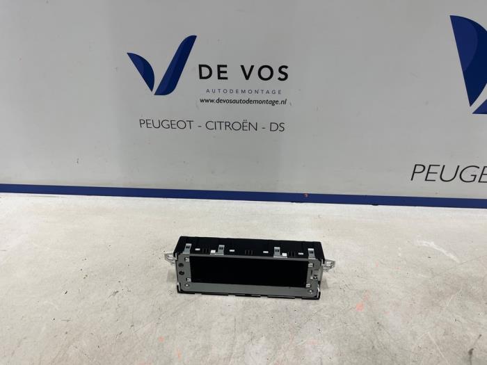 Gebruikte Display Interieur Opel Vivaro 2.0 CDTI 122 Prijs € 135,00 Margeregeling aangeboden door De Vos Onderdelen
