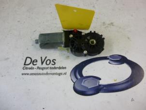 Gebruikte Achterklep motor Peugeot 307 CC (3B) 2.0 16V Prijs € 45,00 Margeregeling aangeboden door De Vos Autodemontagebedrijf