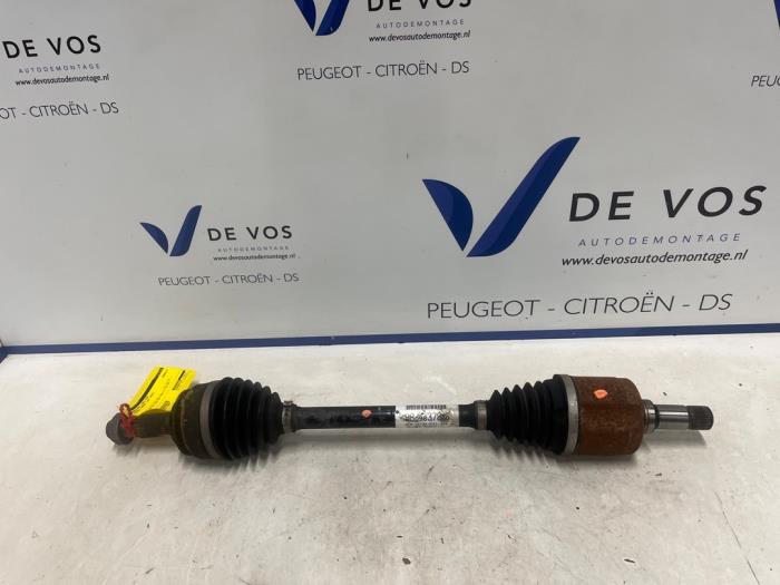 Gebruikte Aandrijfas links-voor Peugeot Expert (V1/VA/VB/VE/VF/VT/VY) 2.0 Blue HDi 145 16V Prijs € 180,00 Margeregeling aangeboden door De Vos Onderdelen