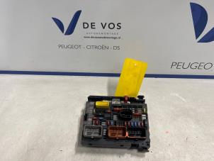Gebruikte Zekeringkast Peugeot 308 CC (4B) 1.6 VTI 16V Prijs € 200,00 Margeregeling aangeboden door De Vos Onderdelen