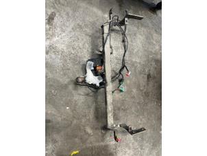 Gebruikte Trekhaak Peugeot 2008 (CU) 1.2 12V e-THP PureTech 110 Prijs € 200,00 Margeregeling aangeboden door De Vos Onderdelen