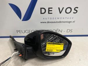 Gebruikte Buitenspiegel rechts Peugeot 208 I (CA/CC/CK/CL) 1.2 Vti 12V PureTech Prijs € 160,00 Margeregeling aangeboden door De Vos Onderdelen