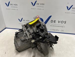 Gebruikte Versnellingsbak Opel Mokka 1.2 Turbo 12V Prijs € 1.000,00 Margeregeling aangeboden door De Vos Onderdelen