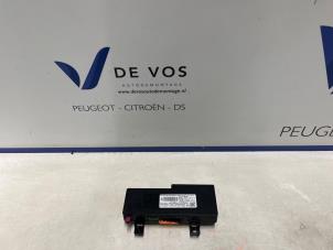 Gebruikte Telefoon interface Citroen C4 Spacetourer (3D/3E) 1.2 12V PureTech 130 Prijs € 160,00 Margeregeling aangeboden door De Vos Onderdelen