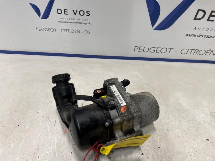 Gebruikte Pomp Servo Peugeot 508 SW (8E/8U) 1.6 BlueHDI Prijs € 250,00 Margeregeling aangeboden door De Vos Onderdelen